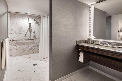 King Room Near Academy of Art University SAN 8 Luxury Bookings