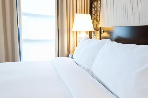 Standard Queen Near One Franklin Square WDC 1 Luxury Bookings