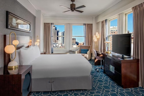 Deluxe King Room Near HPM Parking SAN 4 Luxury Bookings