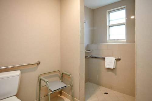 Deluxe King Room Near HPM Parking SAN 10 Luxury Bookings