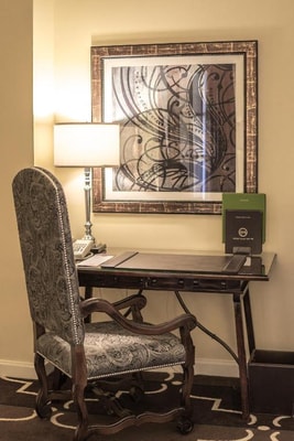 Deluxe Room Near Lee's Family Forum LAS 5 Luxury Bookings