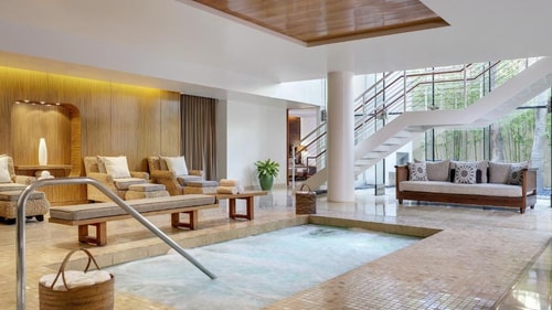 Deluxe Room Near Lee's Family Forum LAS 10 Luxury Bookings