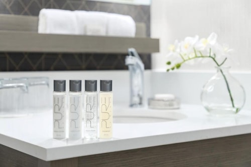 Deluxe King Room Near Joseph Conrad Mini Park SAN 5 Luxury Bookings