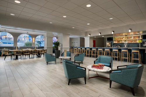 Deluxe King Room Near Joseph Conrad Mini Park SAN 6 Luxury Bookings