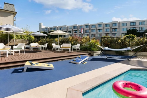 Deluxe King Room Near Joseph Conrad Mini Park SAN 11 Luxury Bookings