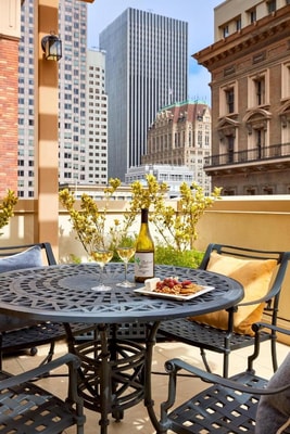 King Room Near Dragon Gate Chinatown SAN 10 Luxury Bookings