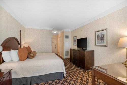 Deluxe Room Near Wells Fargo Museum SAN 1 Luxury Bookings