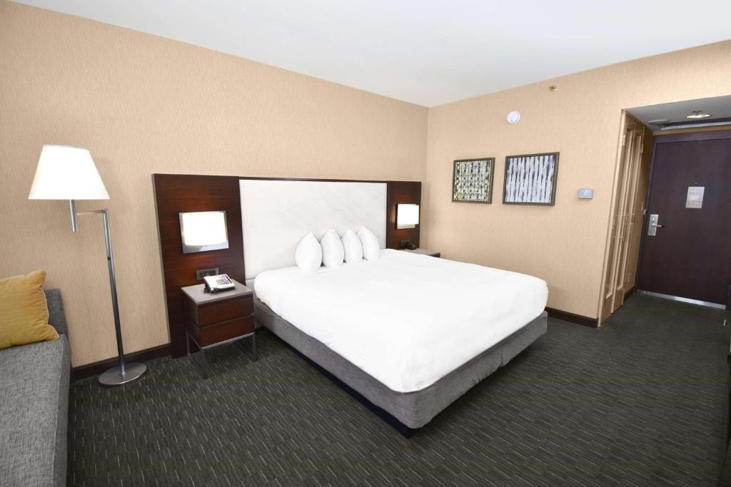 King Roon Near Glide Memorial Church SAN Luxury Bookings