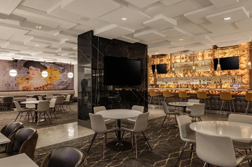 King Room Near Imagination Station LAS 7 Luxury Bookings