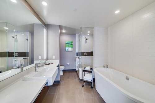 Studio Near Clark County Fire Station 32 LAS 10 Luxury Bookings