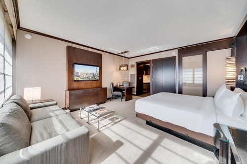 Studio Near Clark County Fire Station 32 LAS 5 Luxury Bookings