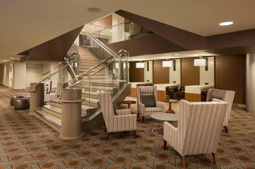 Queen Room Near CenturyLink SAN 8 Luxury Bookings