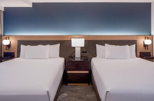 Queen Room Near CenturyLink SAN Luxury Bookings