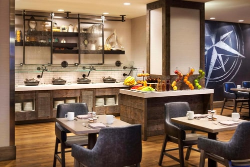 Queen Room Near Mason Cable Car Turnaround  SAN 9 Luxury Bookings