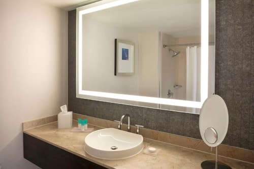 Queen Room Near Mason Cable Car Turnaround  SAN 4 Luxury Bookings