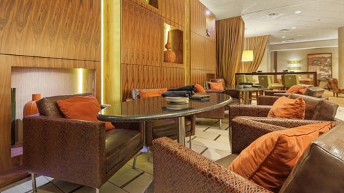 Queen Room Near Quick Repair Store ORL 7 Luxury Bookings