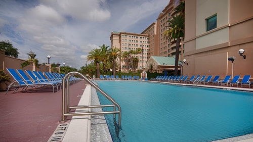 Queen Room Near Quick Repair Store ORL 12 Luxury Bookings