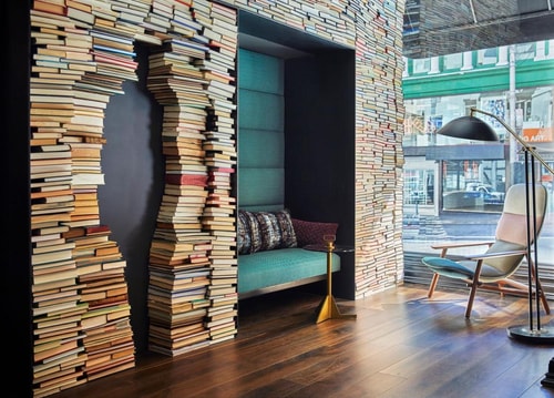 Deluxe Queen Room Near CoBattery SAN. 12 Luxury Bookings