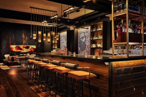 Deluxe Queen Room Near CoBattery SAN. 9 Luxury Bookings