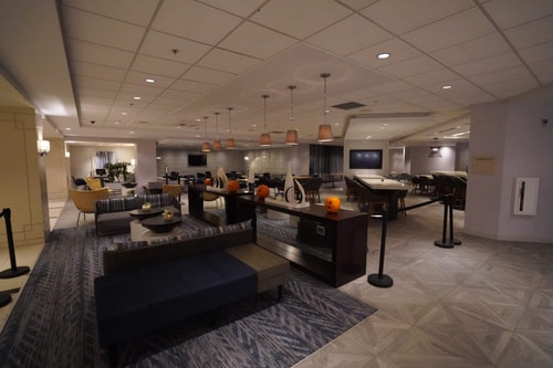 King Room Near In n Out Burger SAN 9 Luxury Bookings