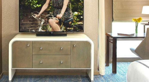 Deluxe King Room Near NorthPoint Centre SAN 7 Luxury Bookings