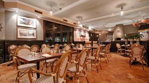 Deluxe King Room Near NorthPoint Centre SAN 14 Luxury Bookings