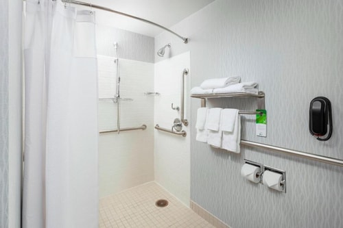 King Studio Near Roc Bar CHI 4 Luxury Bookings