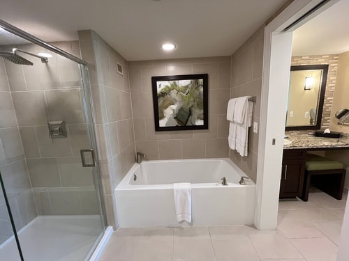 One Bedroom Suit Near Tracker Boat Center LAS 4 Luxury Bookings
