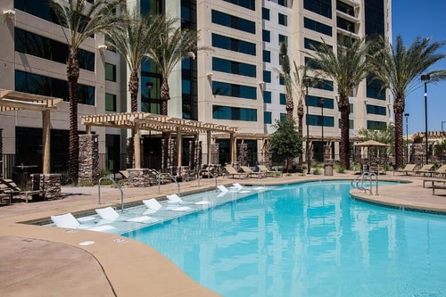 One Bedroom Suit Near Tracker Boat Center LAS 14 Luxury Bookings