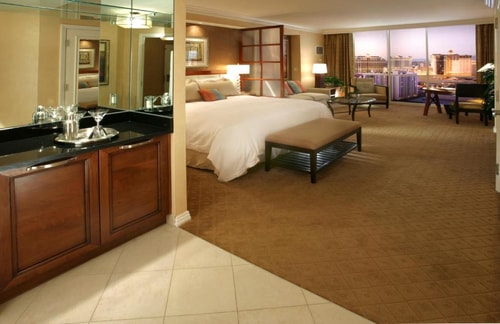 Signature Deluxe Suite Near Elite Medical Ctr LAS 1 Luxury Bookings