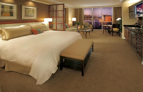 Signature Deluxe Suite Near Elite Medical Ctr LAS 2 Luxury Bookings