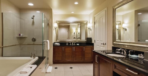 Signature Deluxe Suite Near Elite Medical Ctr LAS 7 Luxury Bookings