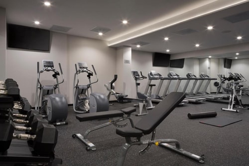 Queen Room Near Oracle Park SAN 12 Luxury Bookings