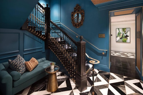 Superior King Room Near Art Meets Architecture SAN 10 Luxury Bookings