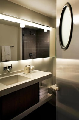 Deluxe King Room Near Bruno Stadium SAN 5 Luxury Bookings
