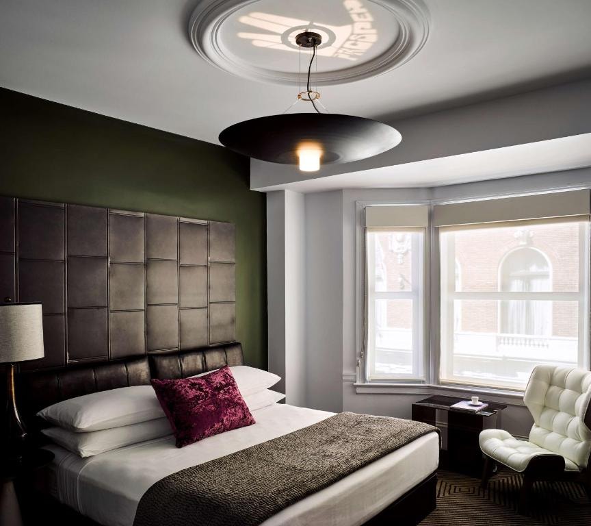 Superior King Room Near August Hall SAN Luxury Bookings