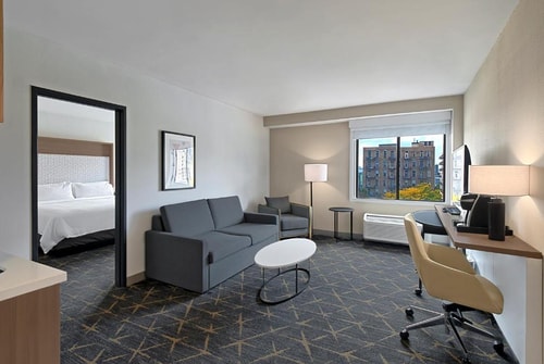 Standard Room Near United States Custom House CHI 8 Luxury Bookings