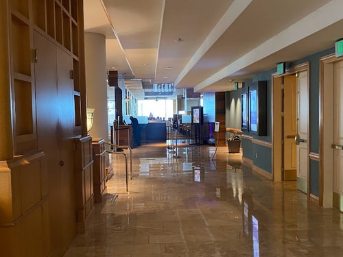 King Room Near Budget Car Rental ORL 7 Luxury Bookings