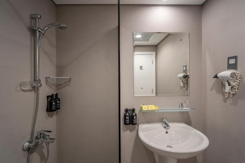 One Bedroom Apartment Near Mashreq Metro Station Ai 5 Luxury Bookings