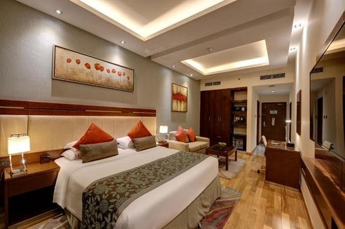 Deluxe Room Near Mashreq Metro Station Luxury Bookings