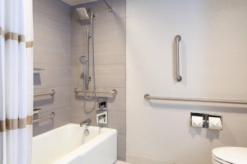 Guest King Room Near Hertz Car Rental ORL 2 Luxury Bookings