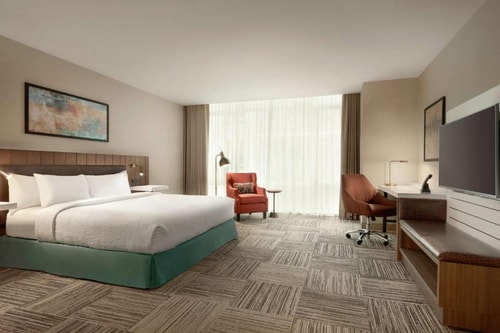 King Room Near Theatre Columbia College CHI Luxury Bookings