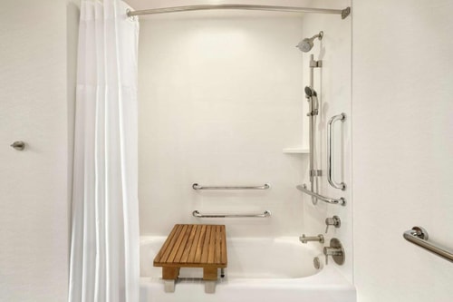 King Room Near Theatre Columbia College CHI 3 Luxury Bookings