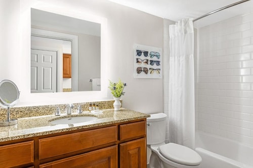 King Room Near The Grande Cove ORL 3 Luxury Bookings
