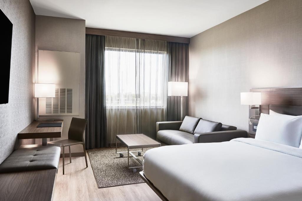 Guest Room Near Wells Fargo Bank MIA Luxury Bookings