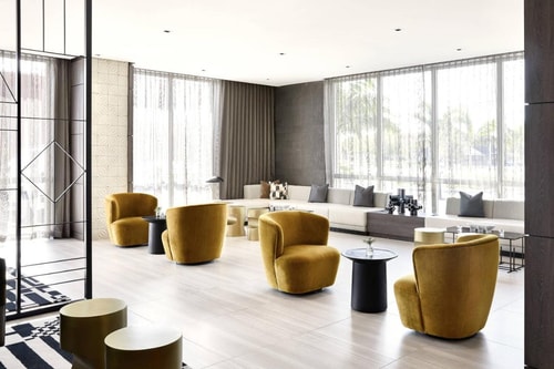 Guest Room Near Wells Fargo Bank MIA 6 Luxury Bookings