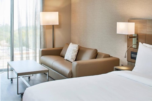 Guest Room Near Anatomy MIA 1 Luxury Bookings