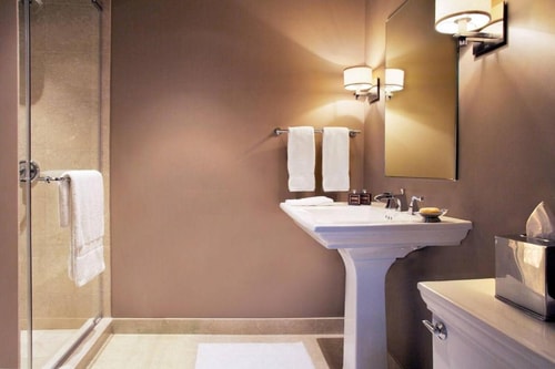 Deluxe Spa King Room Near The Wrigley Building CHI 3 Luxury Bookings