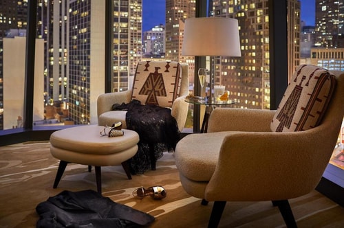 King room Near Somerset CHI 4 Luxury Bookings