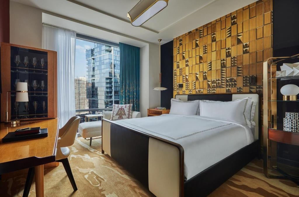 King room Near Somerset CHI Luxury Bookings